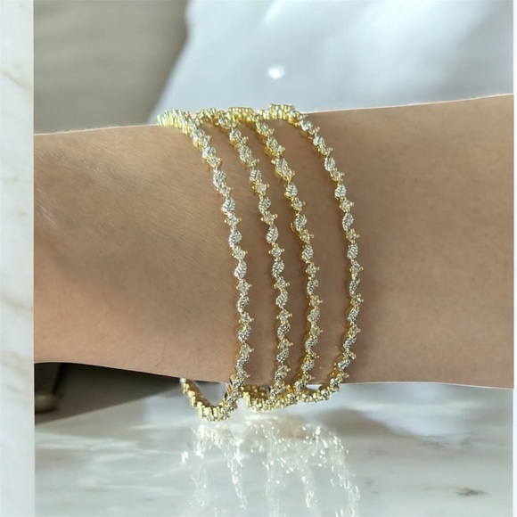 Jewelry - Two Tone Bangles Set of 4